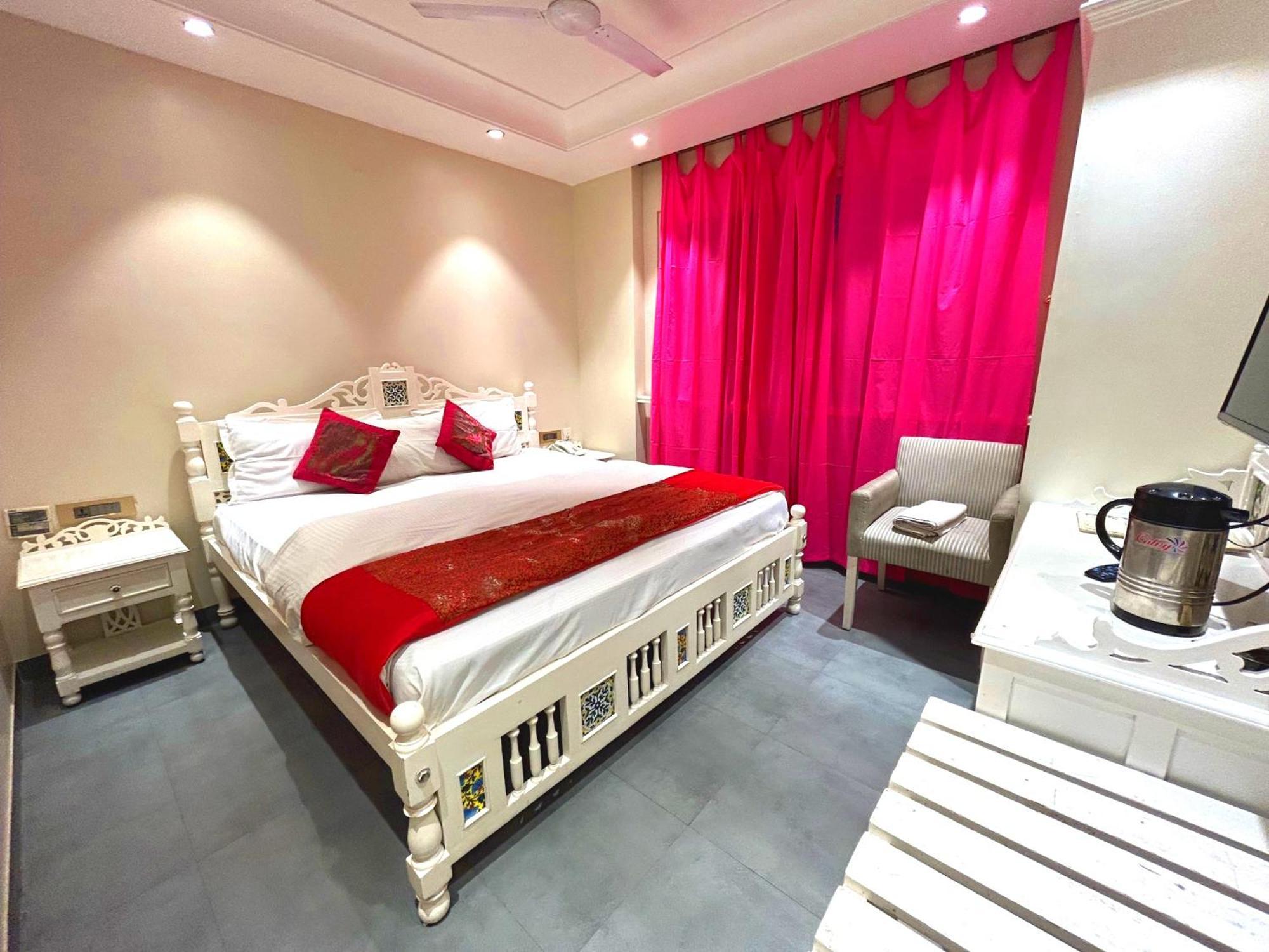 The Pinky Villa - Heritage Boutique Suites New Delhi Exteriör bild