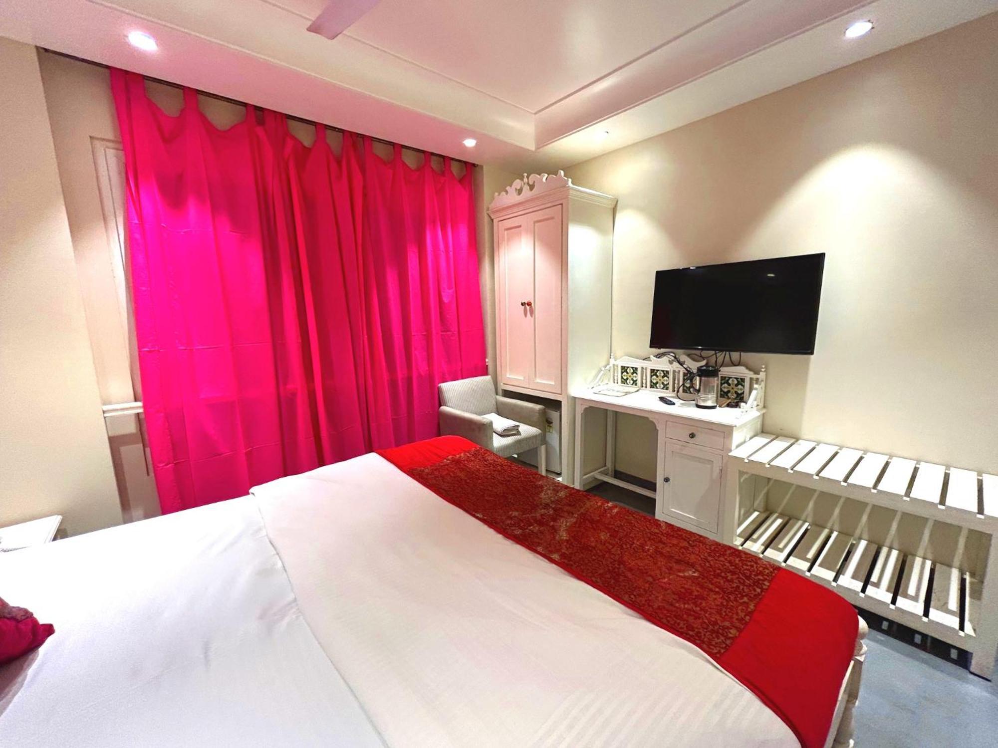 The Pinky Villa - Heritage Boutique Suites New Delhi Exteriör bild