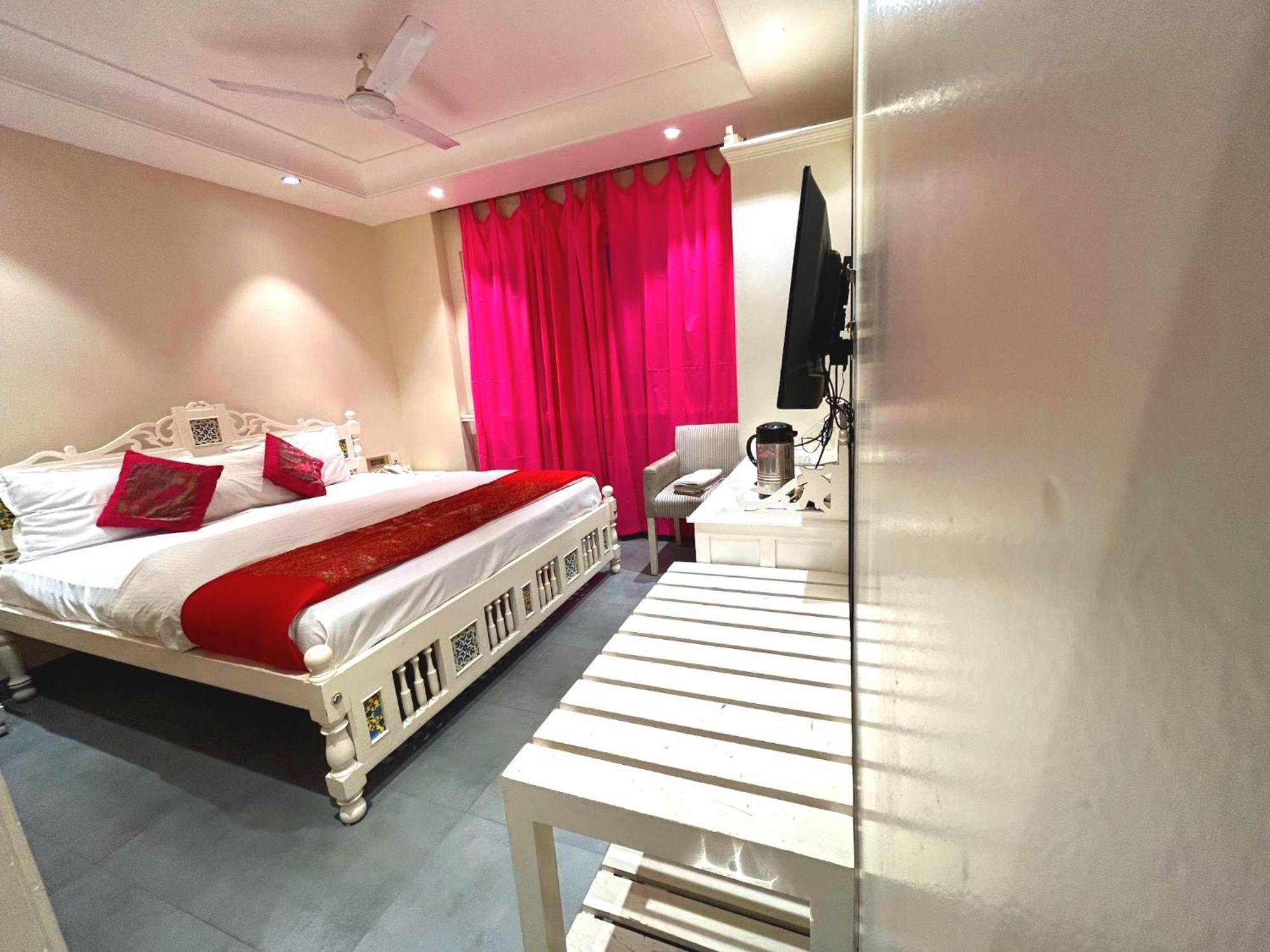 The Pinky Villa - Heritage Boutique Suites New Delhi Exteriör bild