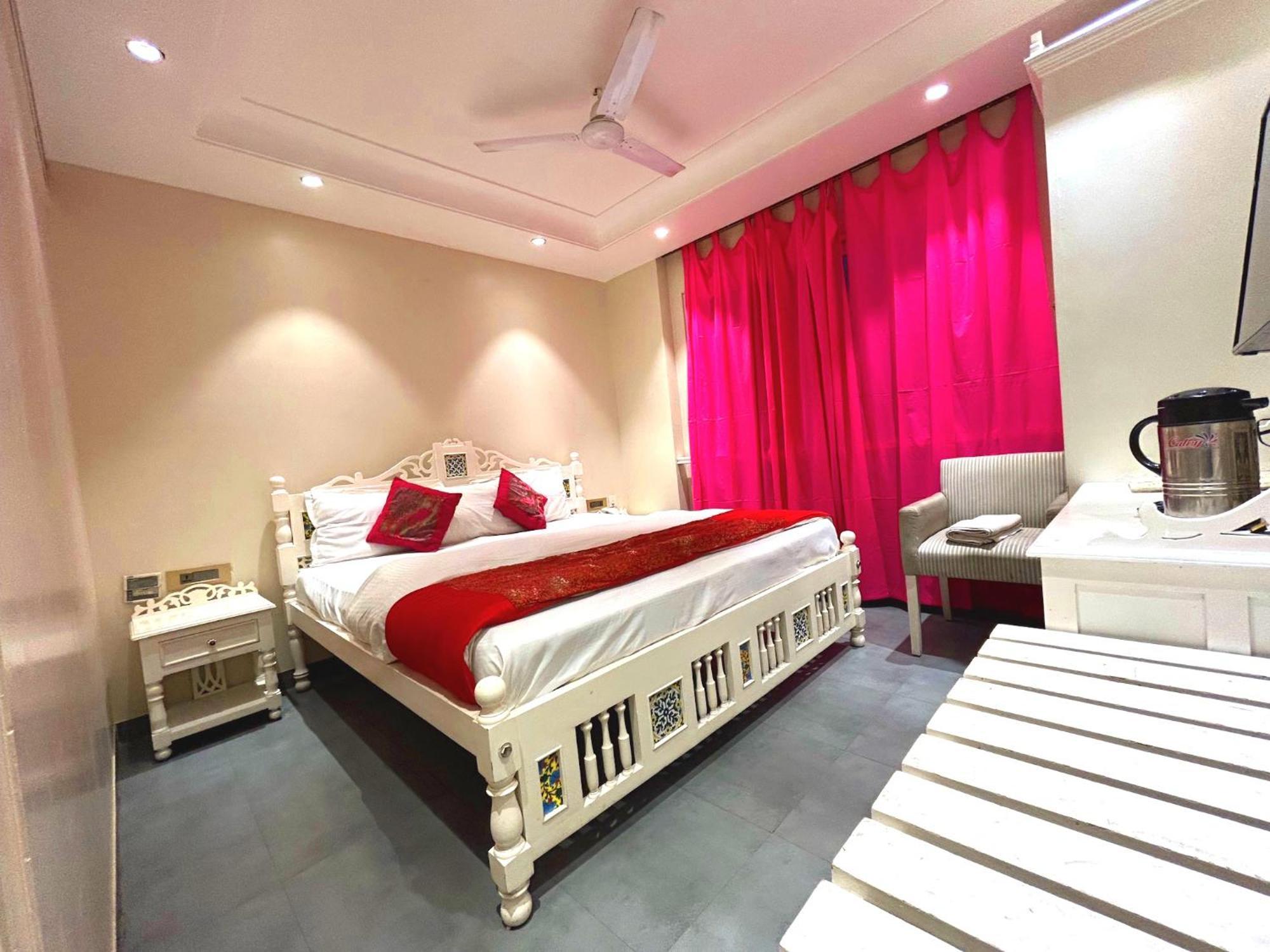 The Pinky Villa - Heritage Boutique Suites New Delhi Exteriör bild